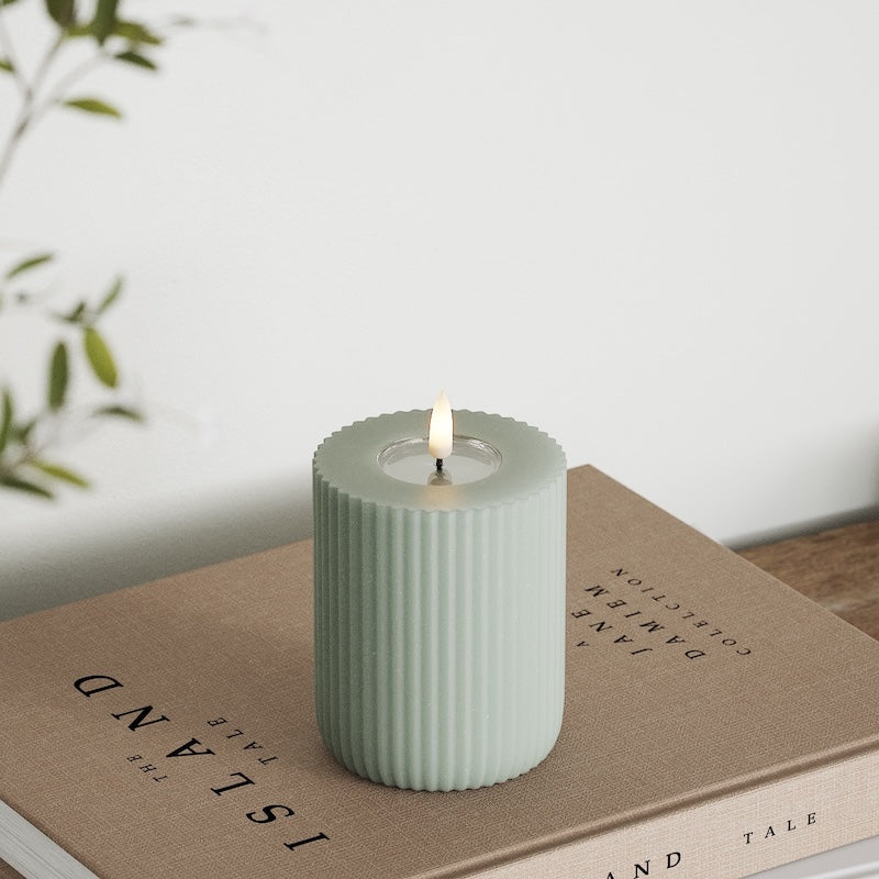 Deluxe Homeart Solid Stripe LED Bloklys Ø 8 X 10 Cm Salvie grøn