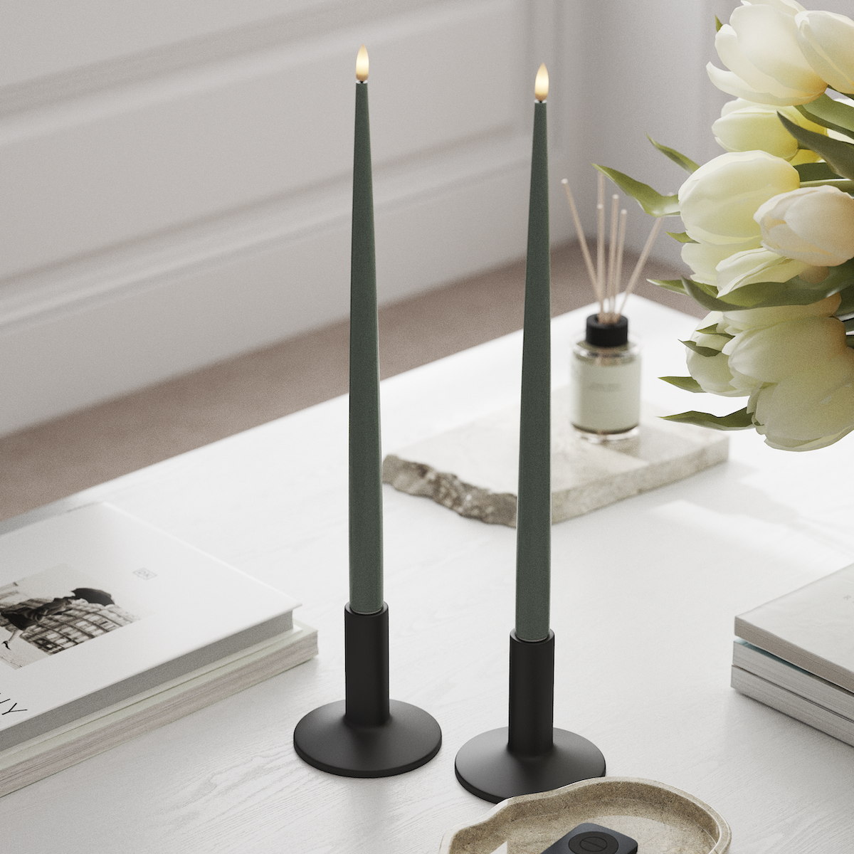 Deluxe Homeart LED Kertelys med Lak, 2 stk 38 cm Salvie Grøn LED kertelys 1